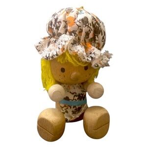 Vintage Wooden Scandinavian Style Sitting Doll Ornament Apron & Bonnet 3.5”